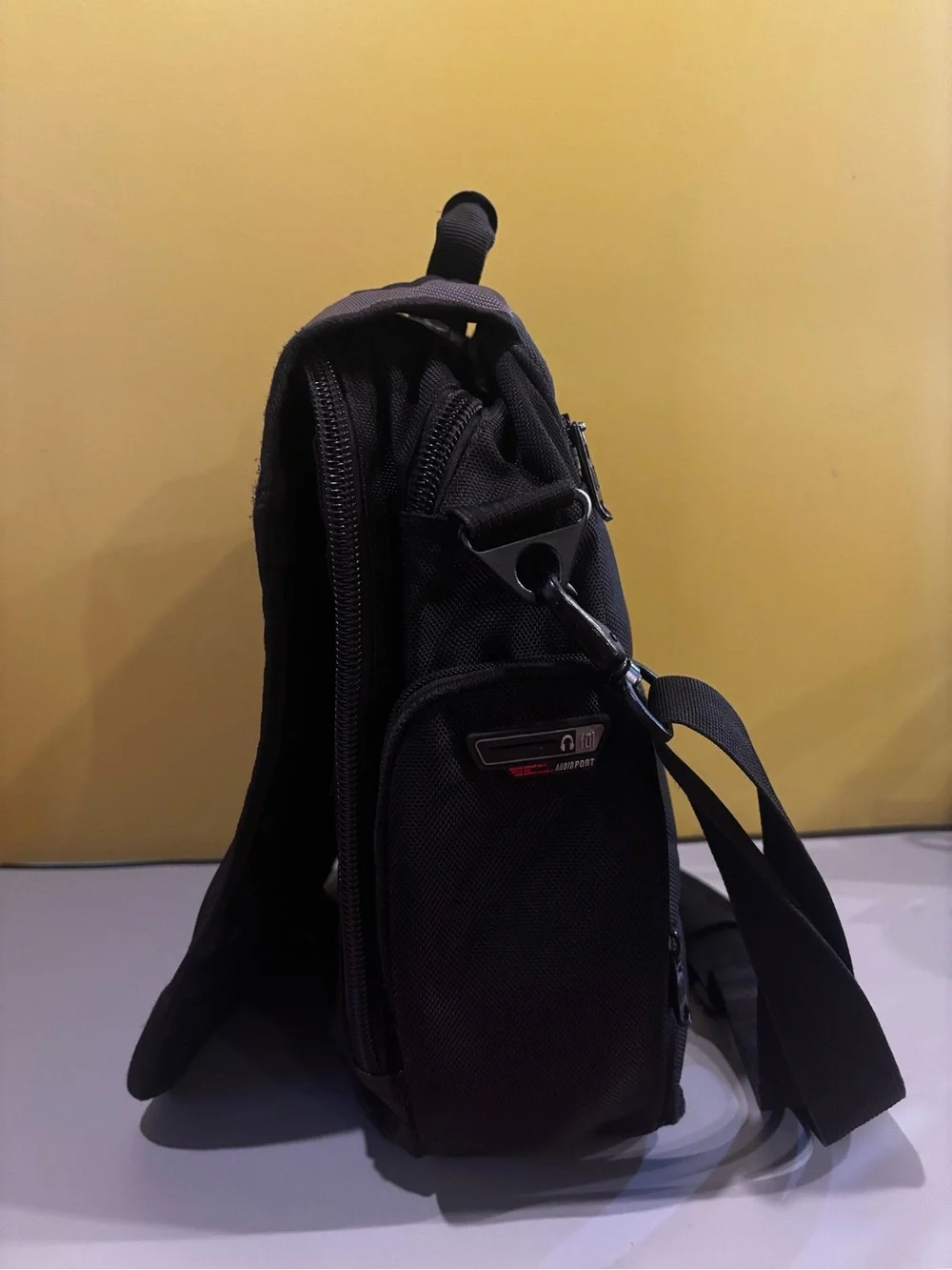 Laptop Messenger Bag in Gray and Black0623